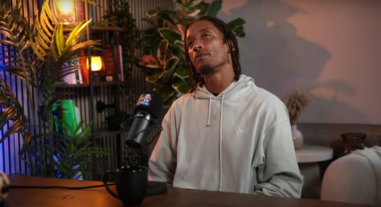 比斯利:底层出身球员以为存钱最保险 不懂通货膨胀才是财富杀手