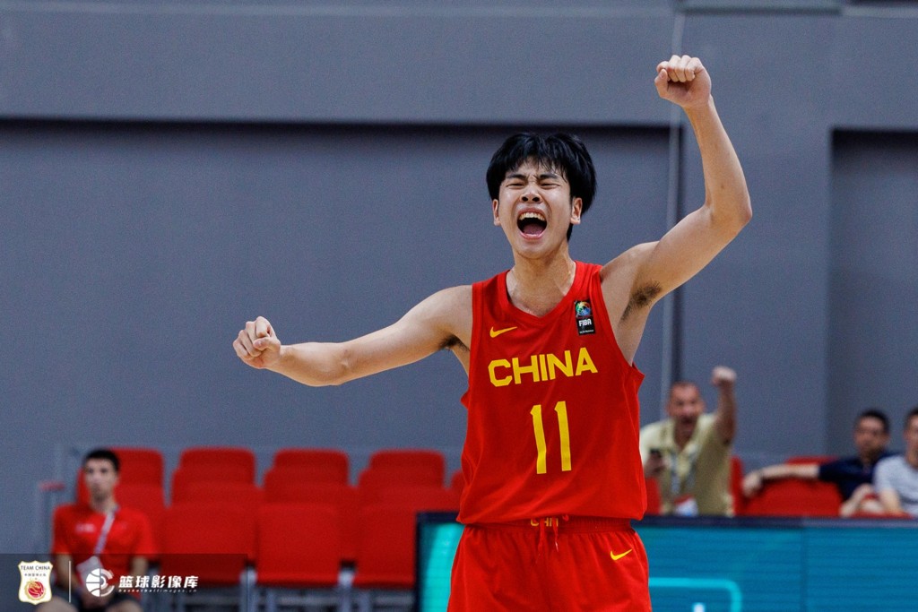 殳海:今天的国青给了我们一些时段的期待与希望 他们没有那么差